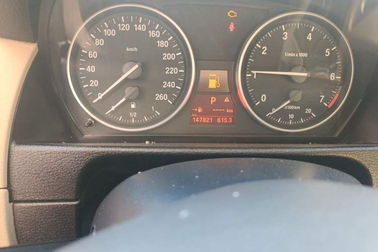 Used BMW X1 2012 sDrive18i Luxury Model Odometer Close Up