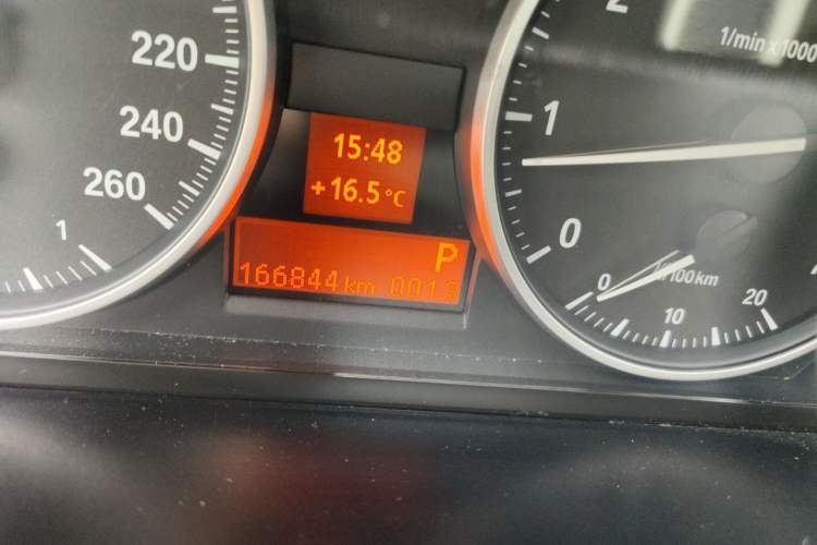Used BMW X1 2012 sDrive18i Fashion Model Odometer Close Up