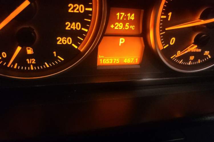 Used BMW X1 2012 xDrive20i Luxury Model Odometer Close Up