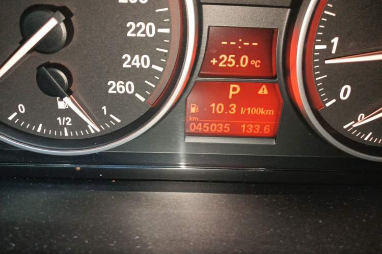 Used BMW X1 2012 xDrive28i Odometer Close Up