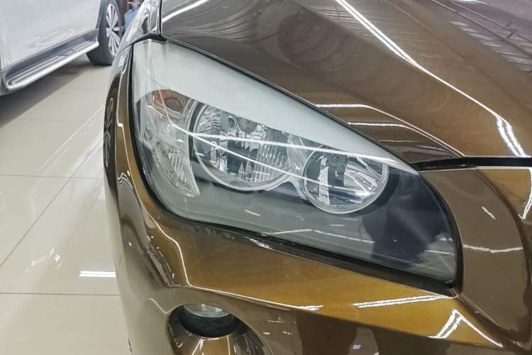 Used BMW X1 2012 sDrive18i Fashion Model Right Front Headlight
