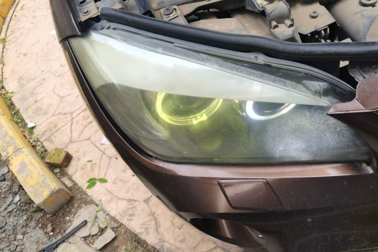 Used BMW X1 2012 xDrive20i Luxury Model Right Front Headlight