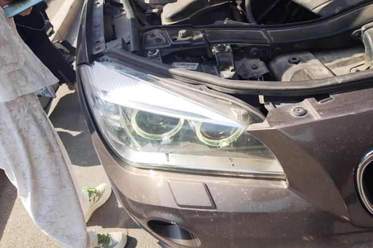 Used BMW X1 2012 sDrive18i Fashion Model Right Front Headlight