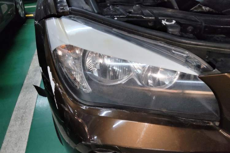 Used BMW X1 2012 sDrive18i Fashion Model Right Front Headlight