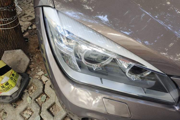 Used BMW X1 2012 sDrive18i Luxury Edition Right Front Headlight