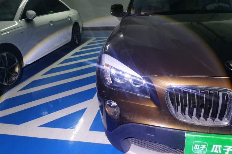 Used BMW X1 2012 sDrive18i Fashion Model Right Front Headlight