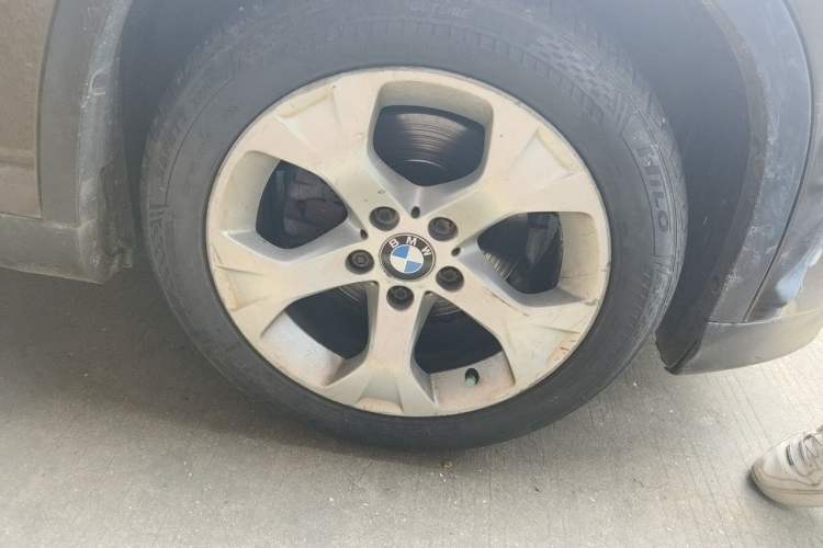 Used BMW X1 2012 sDrive18i Luxury Model Right Front Wheel Hub