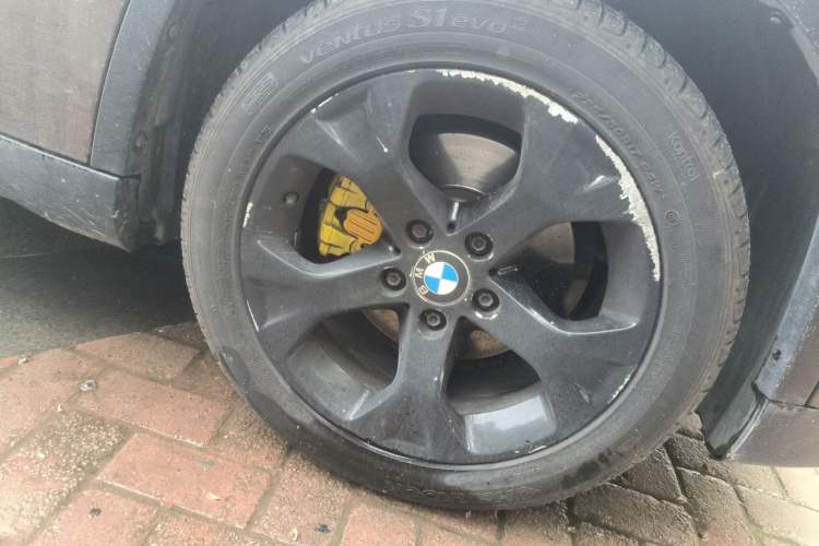 Used BMW X1 2012 sDrive18i Fashion Model Right Front Wheel Hub