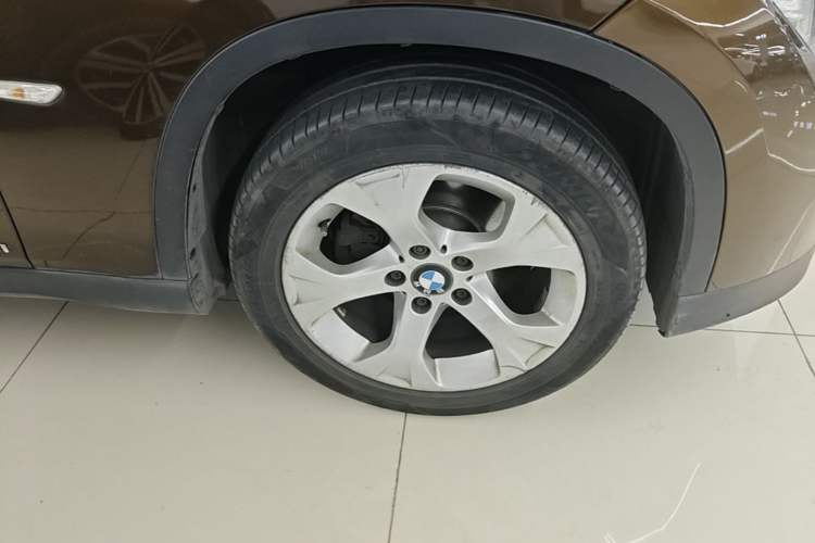 Used BMW X1 2012 sDrive18i Fashion Model Right Front Wheel Hub