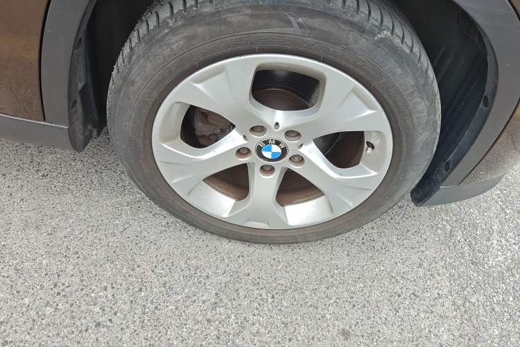 Used BMW X1 2012 sDrive18i Luxury Edition Right Front Wheel Hub