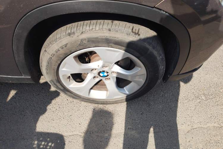 Used BMW X1 2012 sDrive18i Fashion Model Right Front Wheel Hub