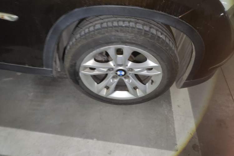 Used BMW X1 2012 sDrive20i Leading Model Right Front Wheel Hub