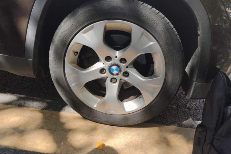 Used BMW X1 2012 sDrive18i Luxury Model Right Front Wheel Hub