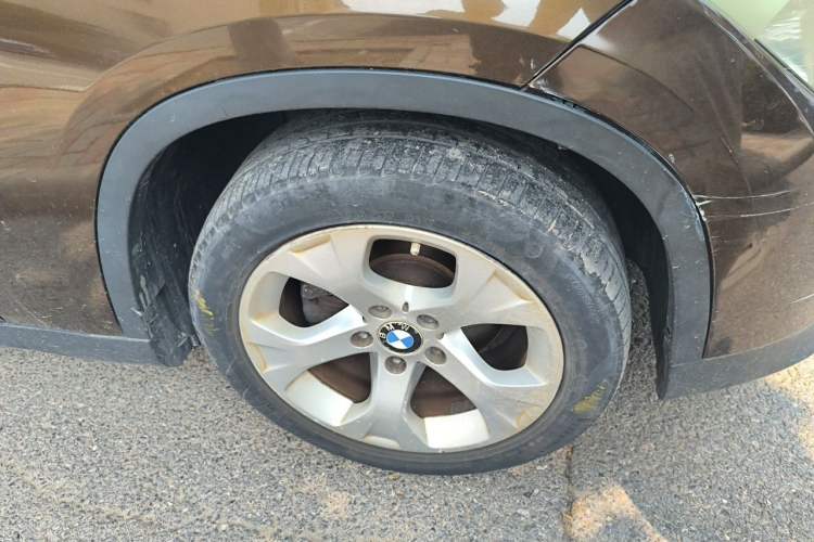 Used BMW X1 2012 sDrive18i Luxury Model Right Front Wheel Hub