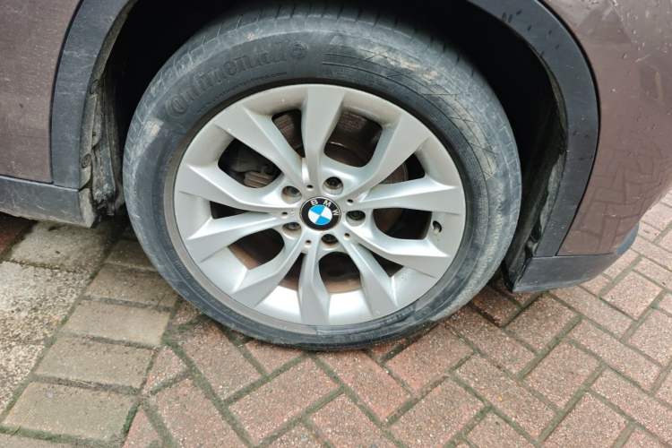 Used BMW X1 2012 sDrive18i Luxury Edition Right Front Wheel Hub