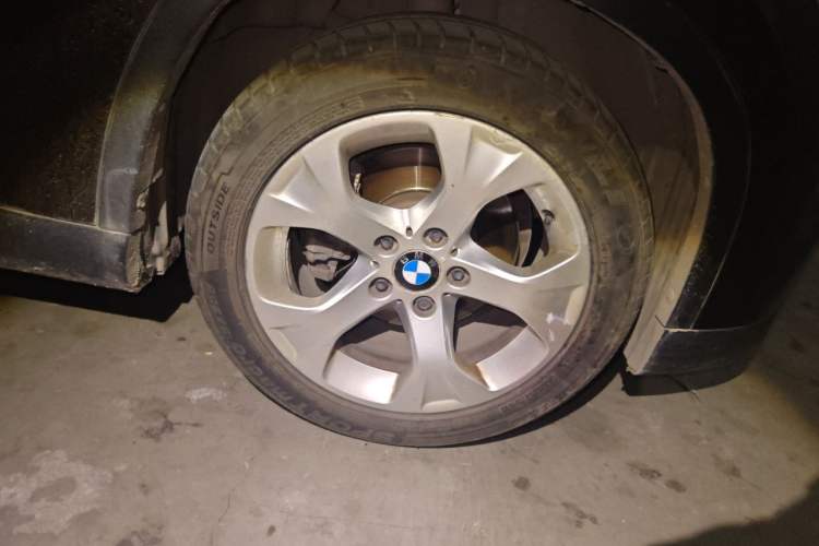 Used BMW X1 2012 sDrive18i Fashion Model Right Front Wheel Hub