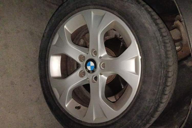 Used BMW X1 2012 sDrive18i Luxury Edition Right Front Wheel Hub