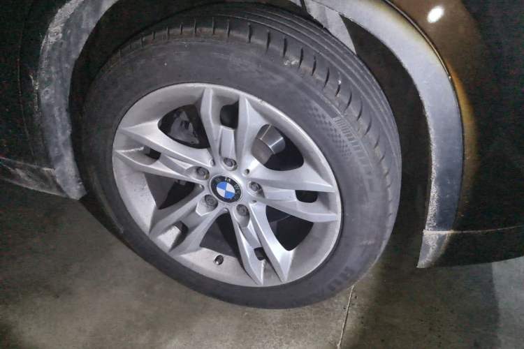 Used BMW X1 2012 xDrive20i Right Front Wheel Hub