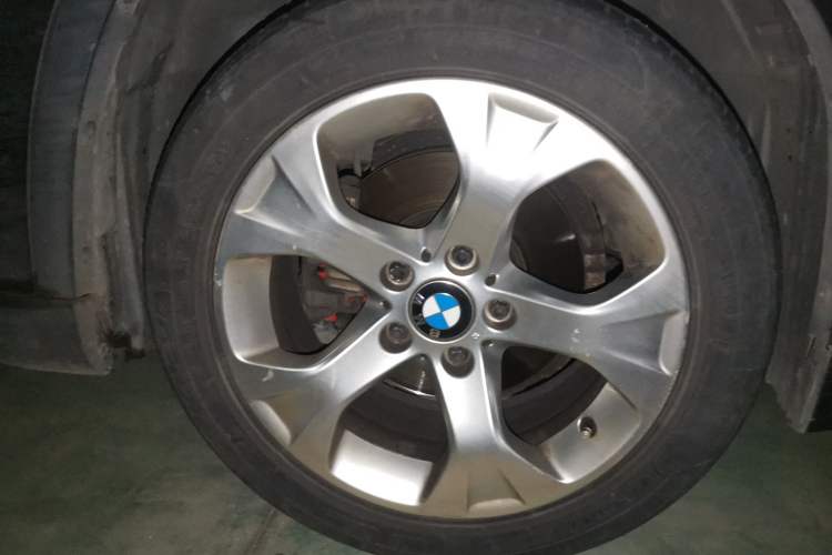 Used BMW X1 2012 sDrive18i Luxury Edition Right Front Wheel Hub
