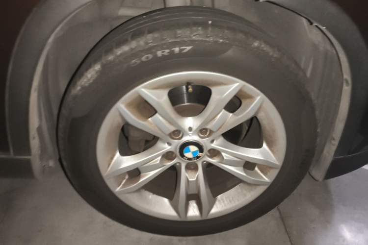 Used BMW X1 2012 xDrive20i Right Front Wheel Hub