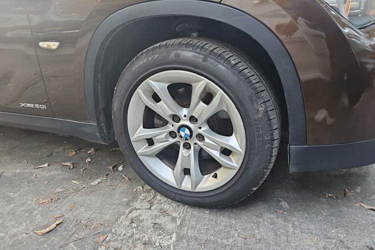 Used BMW X1 2012 xDrive20i Luxury Model Right Front Wheel Hub