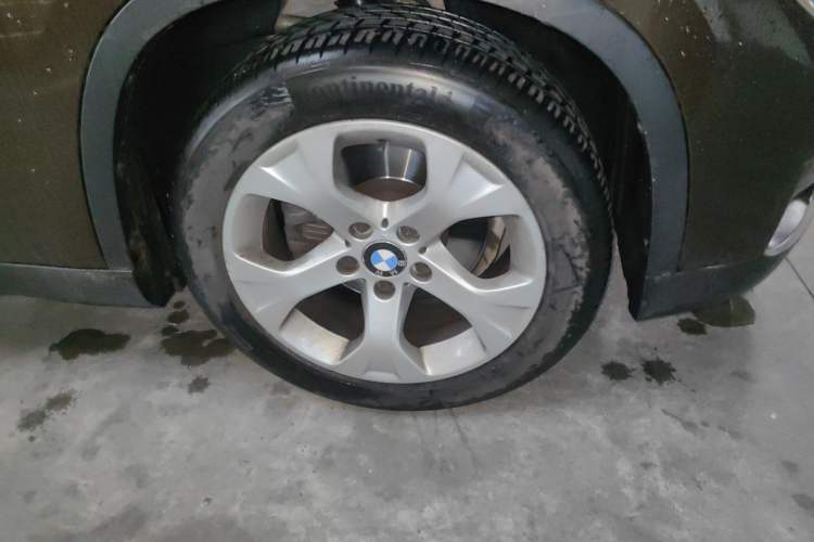 Used BMW X1 2012 sDrive18i Fashion Model Right Front Wheel Hub