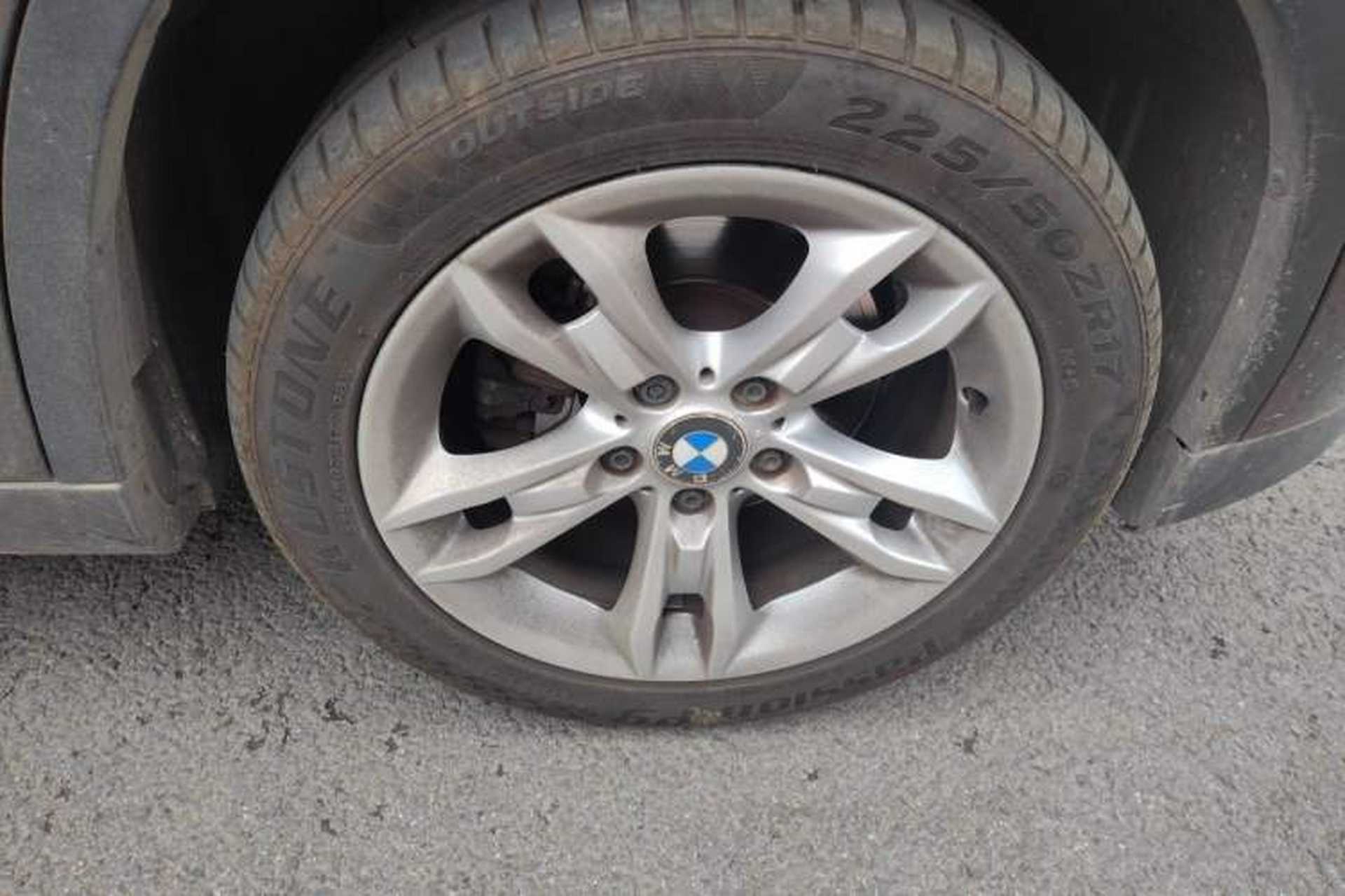 Used BMW X1 2012 xDrive20i Luxury Model Right Front Wheel Hub