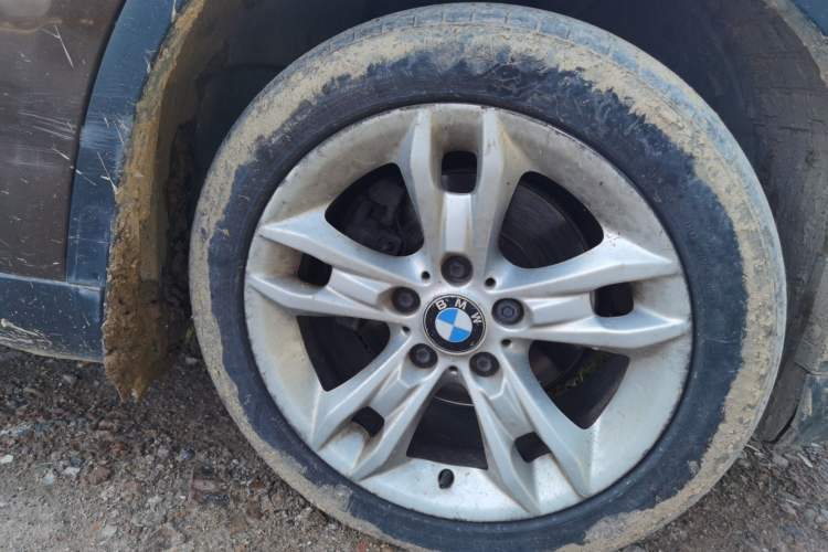 Used BMW X1 2012 xDrive20i Luxury Model Right Front Wheel Hub