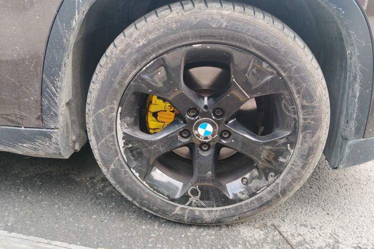 Used BMW X1 2012 sDrive18i Fashion Model Right Front Wheel Hub