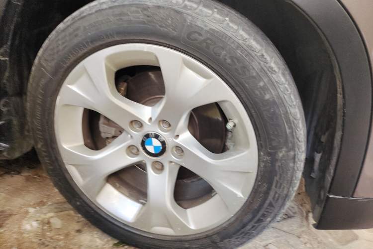 Used BMW X1 2012 sDrive18i Luxury Edition Right Front Wheel Hub