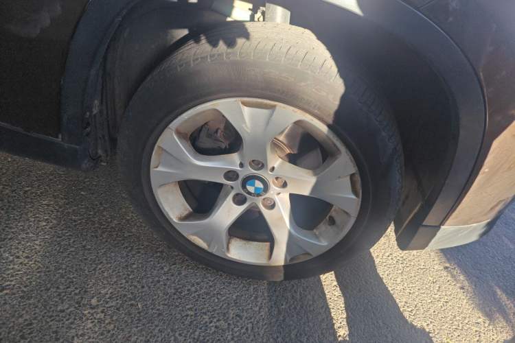 Used BMW X1 2012 sDrive18i Luxury Model Right Front Wheel Hub