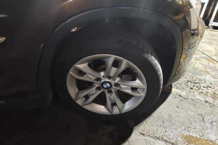 Used BMW X1 2012 xDrive20i Right Front Wheel Hub