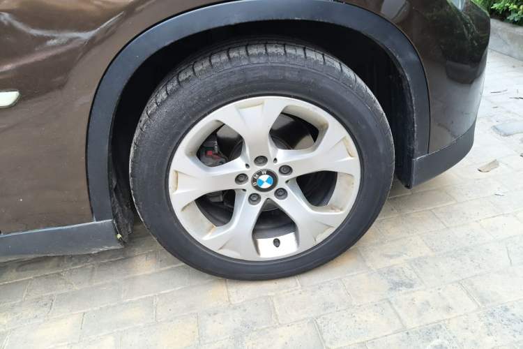 Used BMW X1 2012 sDrive18i Fashion Model Right Front Wheel Hub