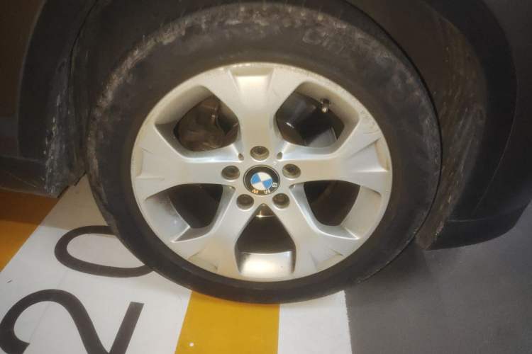 Used BMW X1 2012 sDrive18i Luxury Edition Right Front Wheel Hub