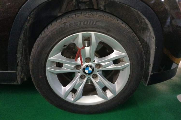 Used BMW X1 2012 xDrive20i Right Front Wheel Hub
