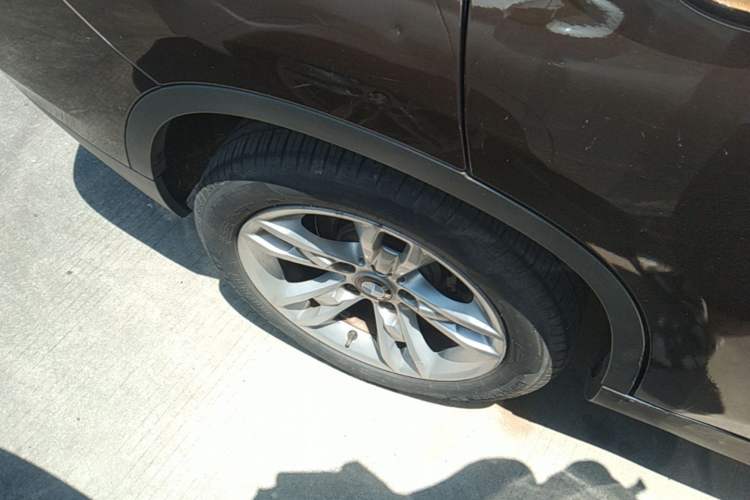 Used BMW X1 2012 xDrive20i Luxury Model Right Rear Wheel Hub