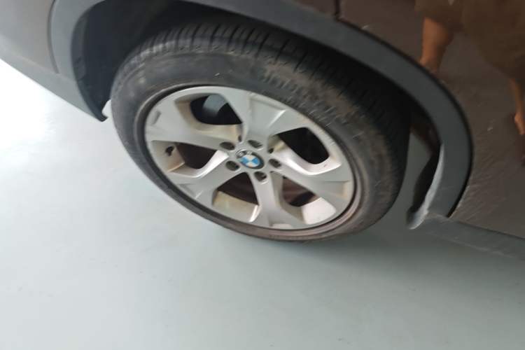Used BMW X1 2012 sDrive18i Fashion Model Right Rear Wheel Hub