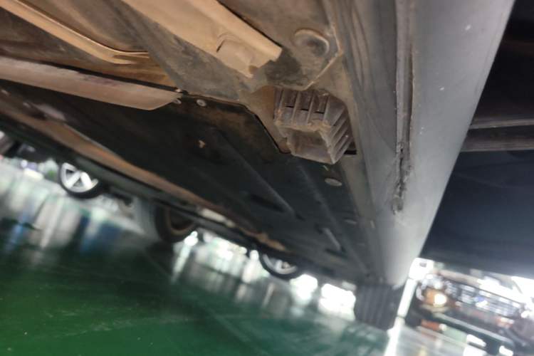 Used BMW X1 2012 sDrive18i Luxury Edition Right Side Sill