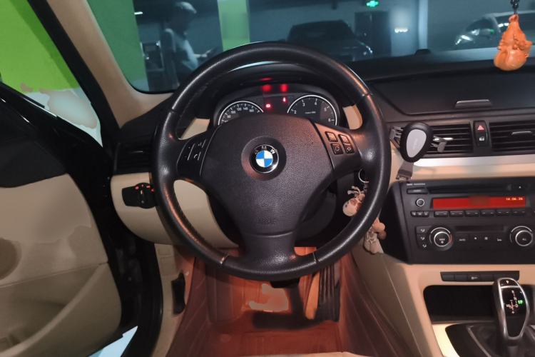 Used BMW X1 2012 sDrive20i Leading Model Steering Wheel