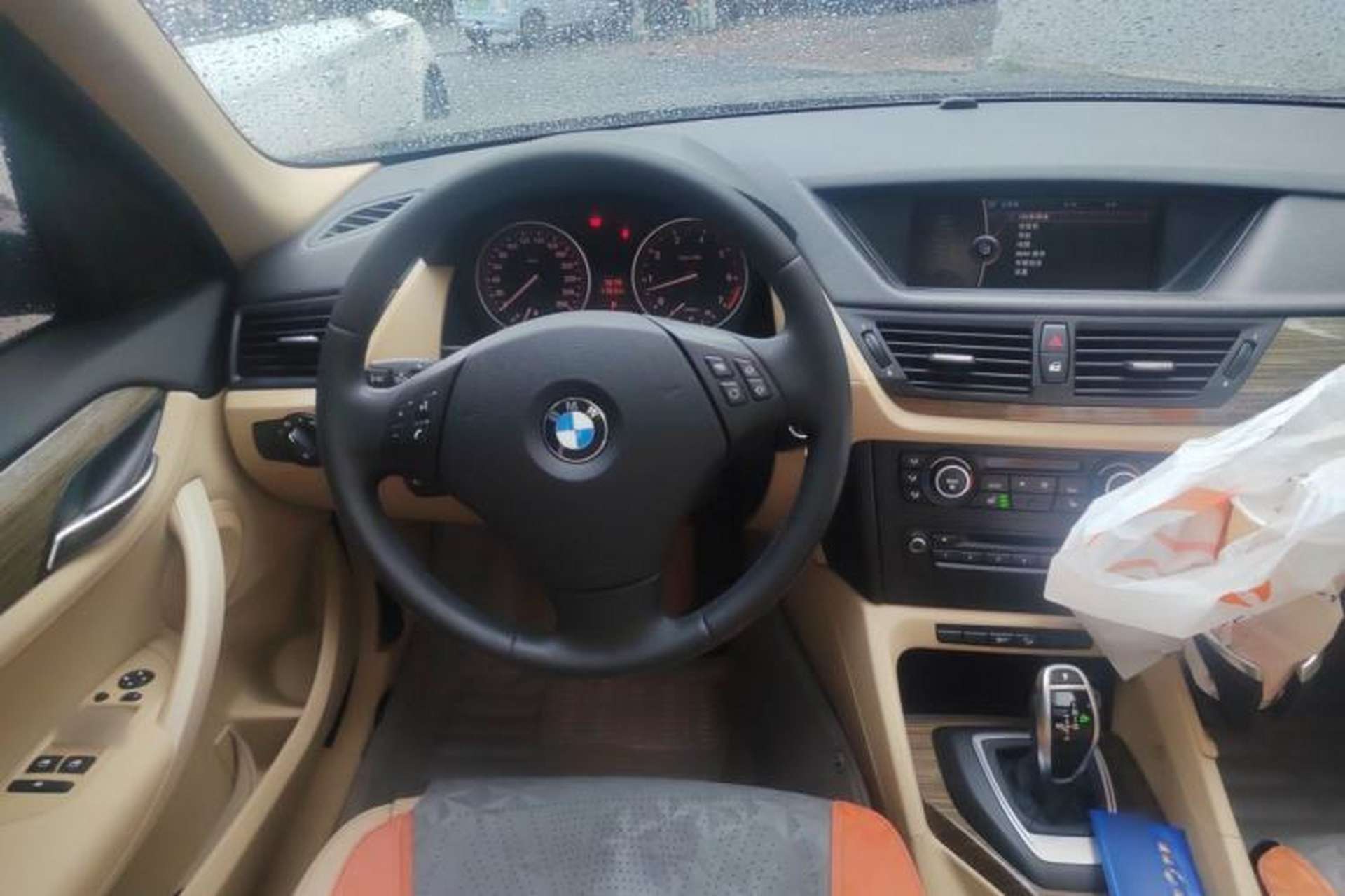 Used BMW X1 2012 xDrive20i Luxury Model Steering Wheel