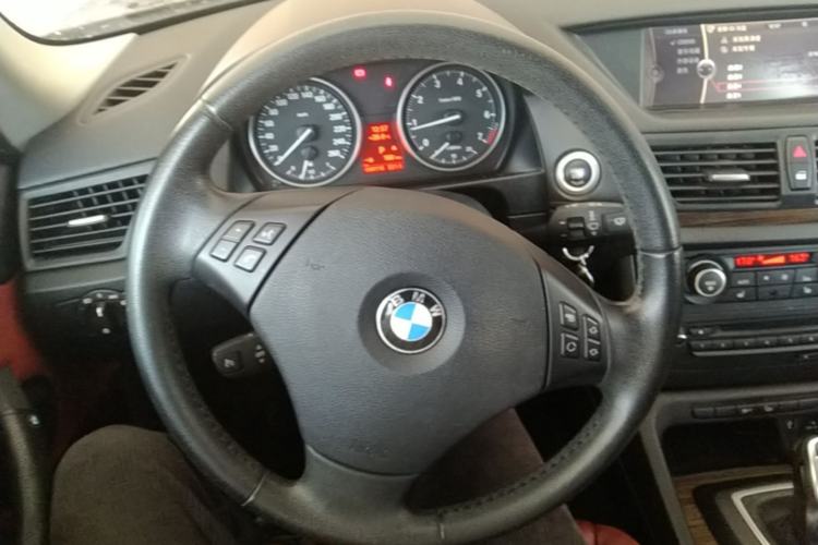 Used BMW X1 2012 xDrive20i Luxury Model Steering Wheel