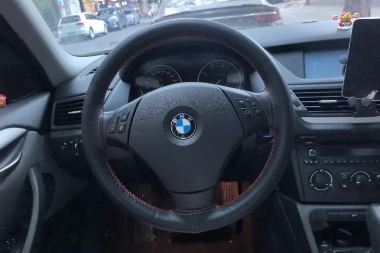 Used BMW X1 2012 sDrive18i Fashion Model Steering Wheel
