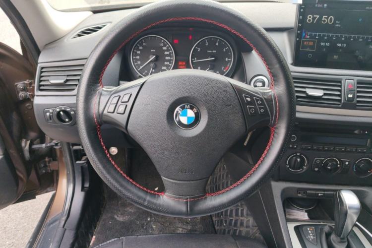 Used BMW X1 2012 sDrive18i Fashion Model Steering Wheel