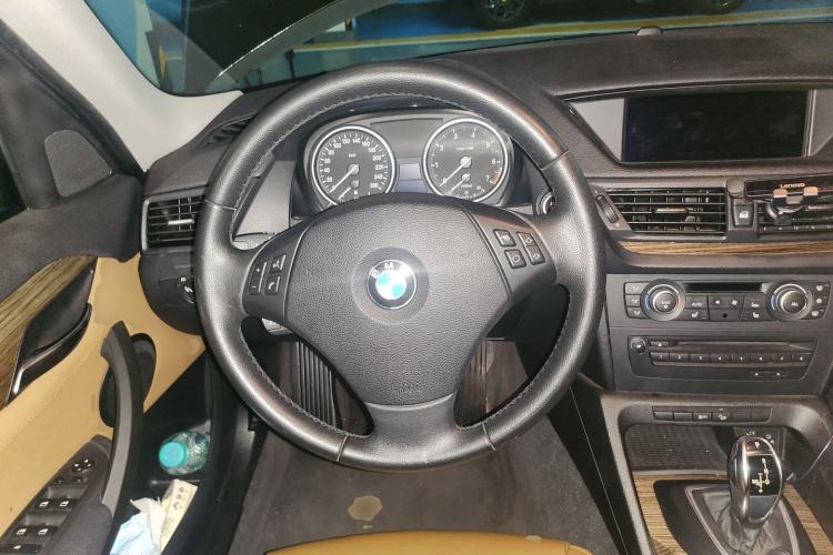 Used BMW X1 2012 xDrive20i Luxury Model Steering Wheel