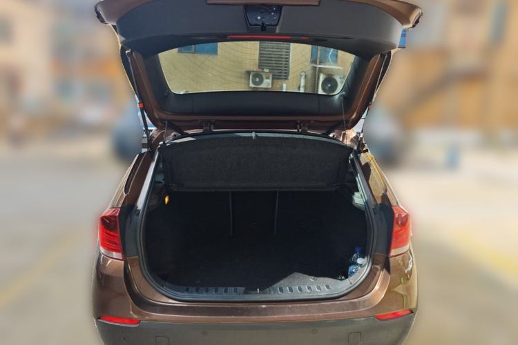 Used BMW X1 2012 xDrive20i Trunk