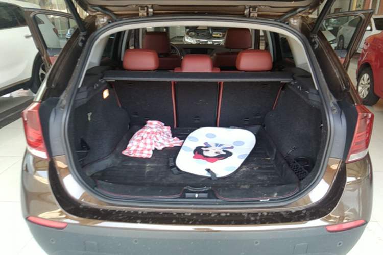 Used BMW X1 2012 xDrive20i Luxury Model Trunk