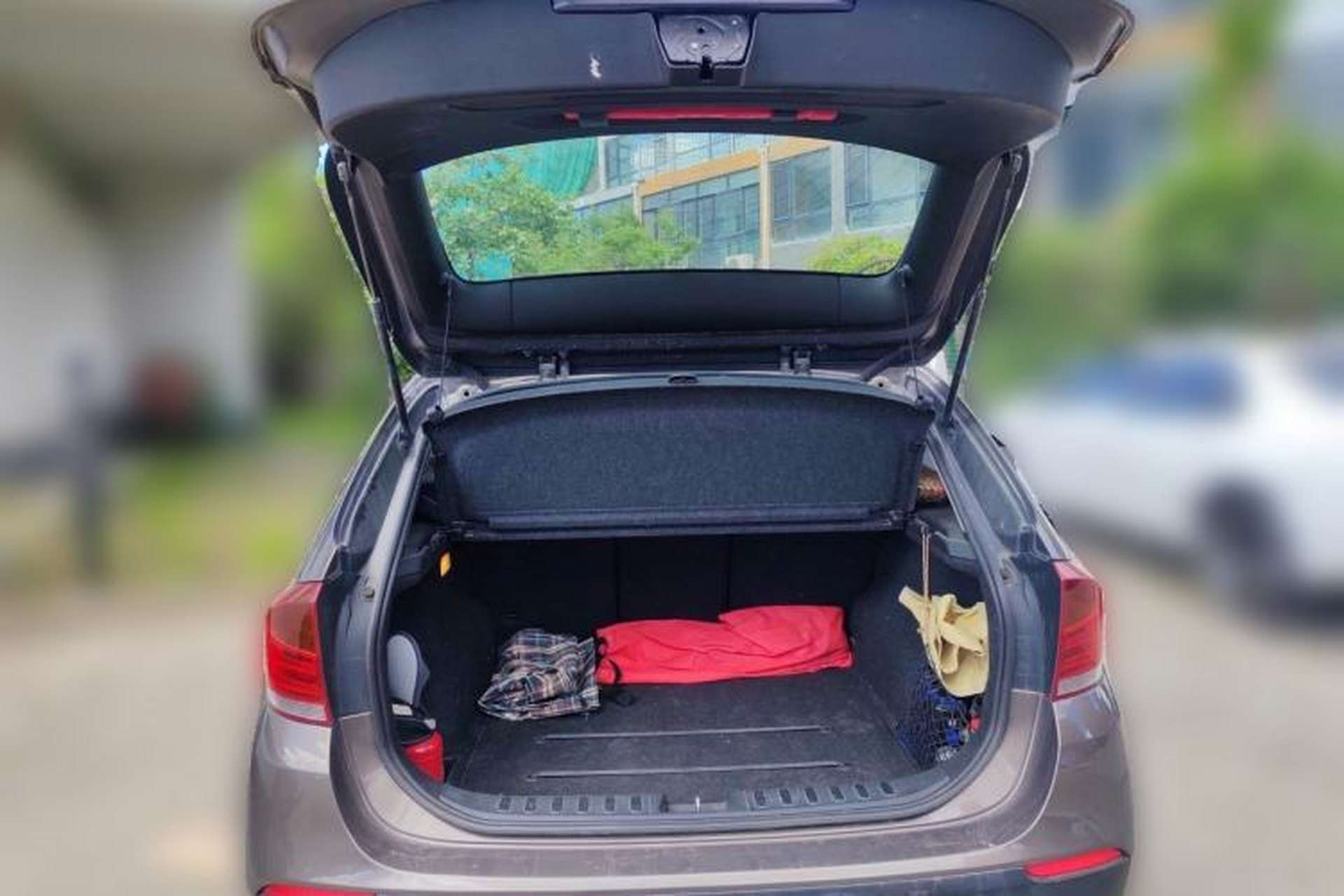 Used BMW X1 2012 xDrive20i Trunk