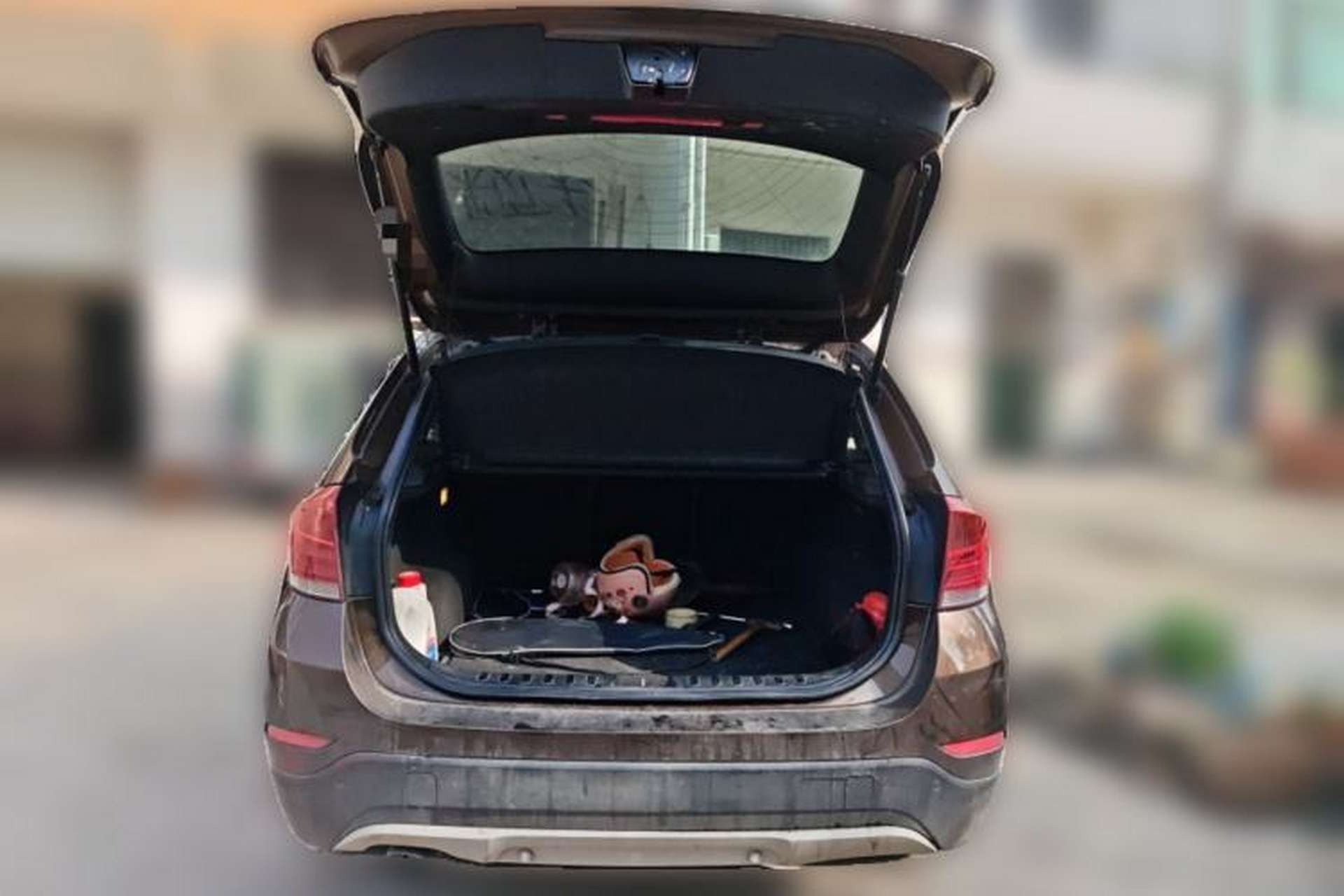 Used BMW X1 2012 sDrive18i Luxury Edition Trunk