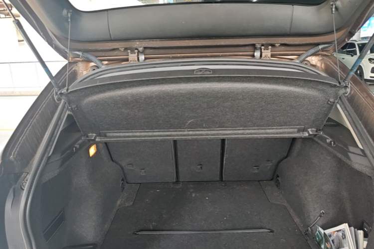 Used BMW X1 2012 sDrive18i Fashion Model Trunk