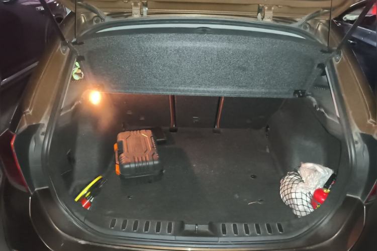 Used BMW X1 2012 xDrive20i Trunk